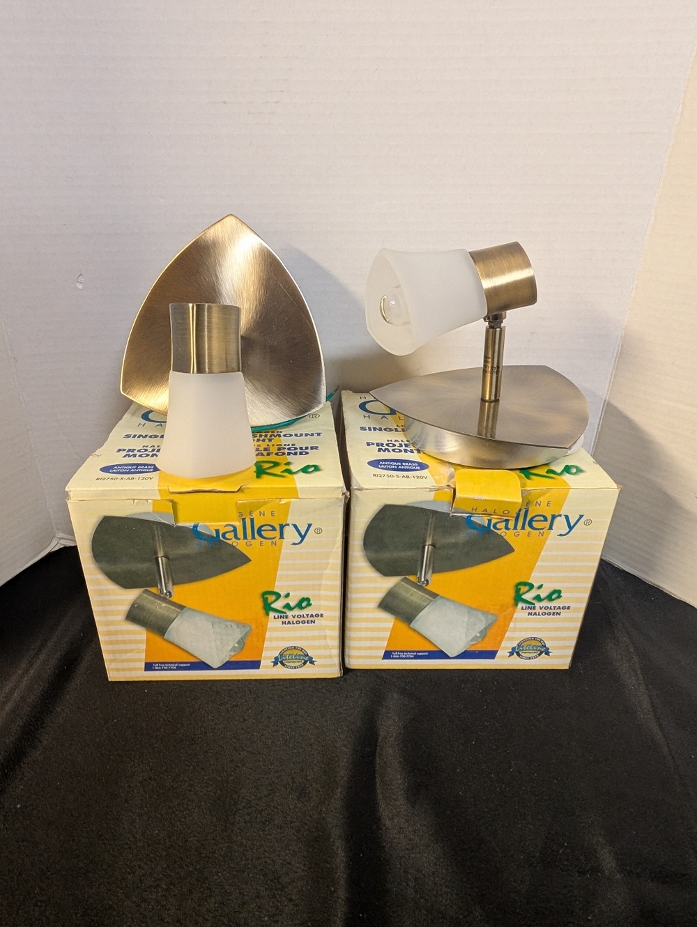 New In Box Set Of Rio Gallery Ceiling Shade Flu8sh mount Halogen Light Sconces
